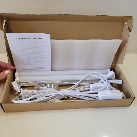 LED Shop Light Fixture 12in 2 pack - Picture 6 of 8